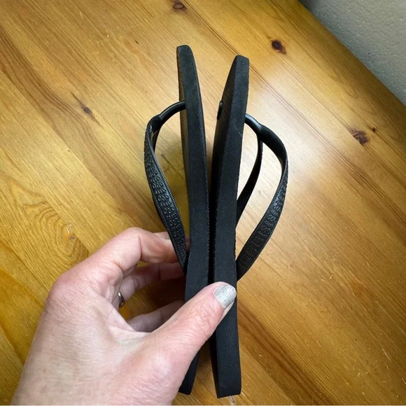 J. Crew flip flops black size 6 - Picture 5 of 6